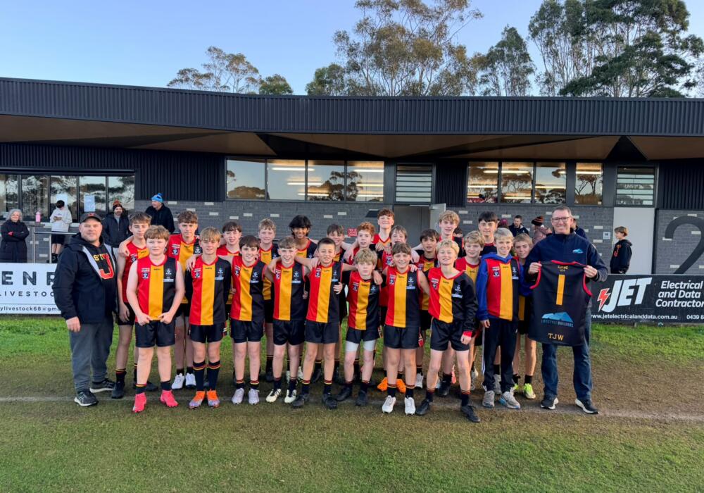 Lifestyle Builders sponsoring the St Joseph's Football Club Under 14s team in Geelong